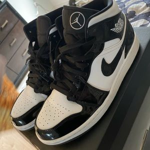 I got a pair of Jordan ones dead stock